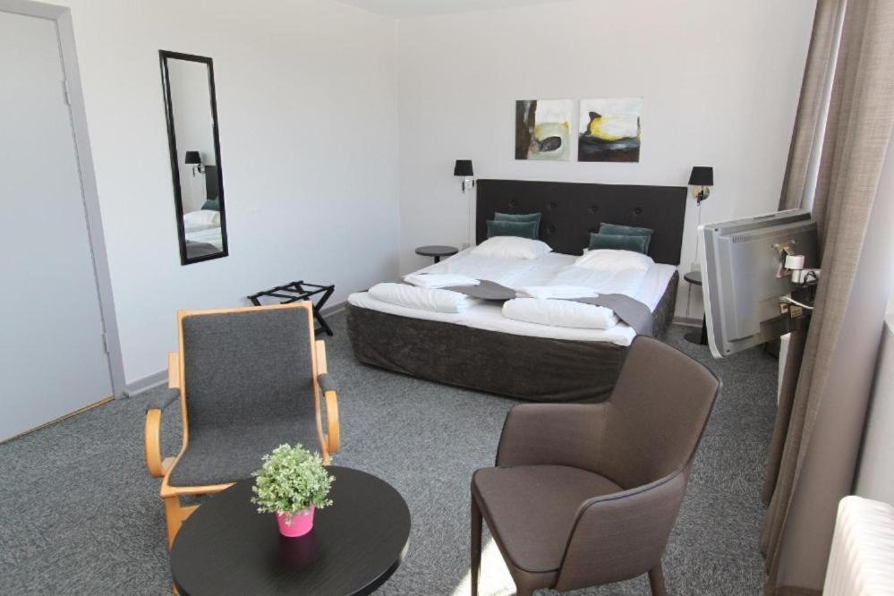 Banegaardshotellet Vojens المظهر الخارجي الصورة